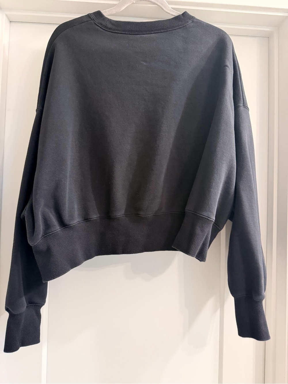 Nike Black Cropped Crewneck Sweatshirt with Gold Hawkeye Logo - Picture 2 of 3